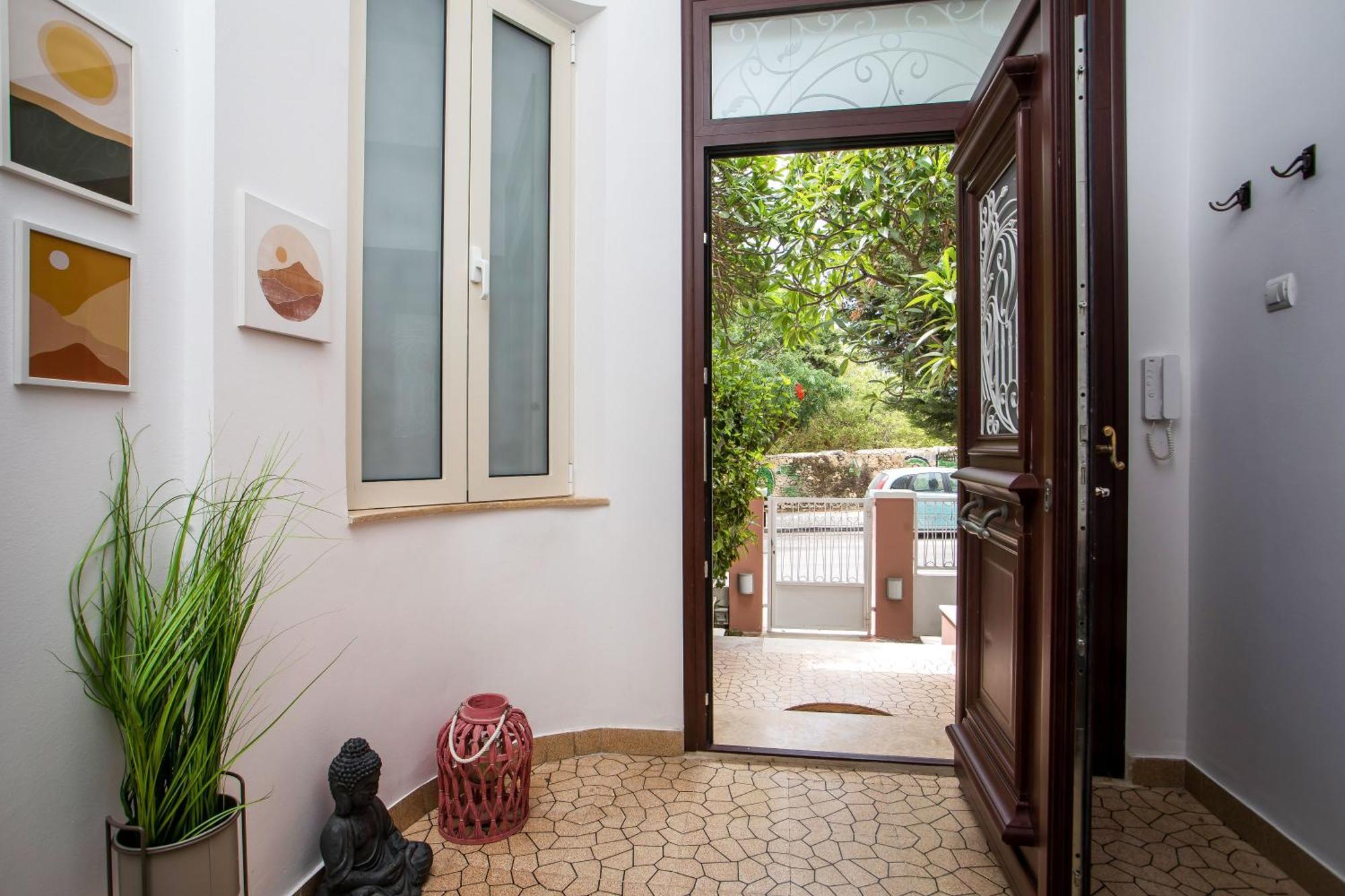 Thelia Rhodian Traditional House